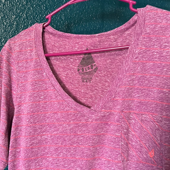 Volcom women’s T shirt - Picture 2 of 4